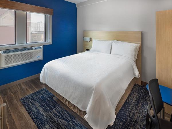 Holiday Inn Express & Suites - Atlanta Downtown, an IHG Hotel : photo 2 de la chambre chambre lit queen-size - non-fumeurs