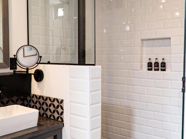 Flamboyan Hotel & Residences : photo 4 de la chambre two bedroom residences full kitchen