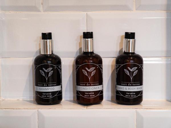 Flamboyan Hotel & Residences : photo 10 de la chambre two bedroom residences full kitchen