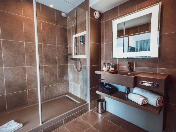 Novotel Toulouse Centre Wilson : photo 6 de la chambre suite exécutive avec lit double et canapé-lit