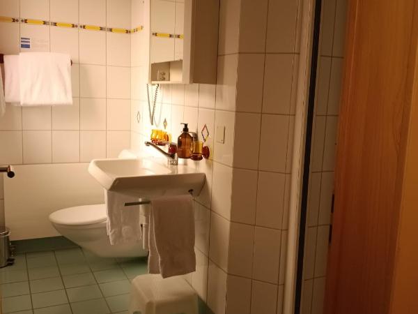 Hotel de Commune : photo 4 de la chambre chambre familiale