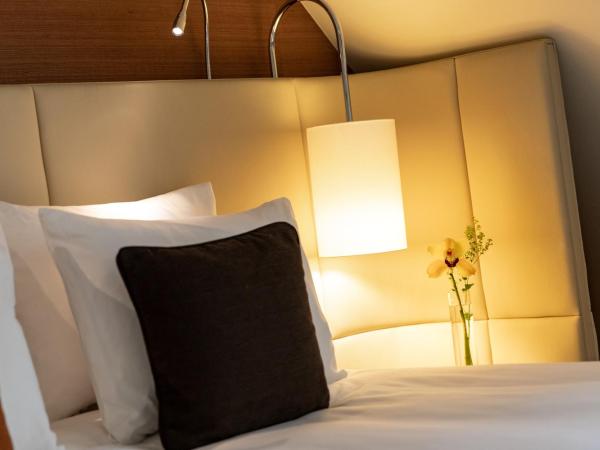 Renaissance Lucerne Hotel : photo 2 de la chambre chambre standard avec 1 lit king-size