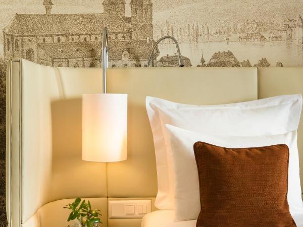 Renaissance Lucerne Hotel : photo 1 de la chambre chambre deluxe plus spacieuse 1 lit king-size