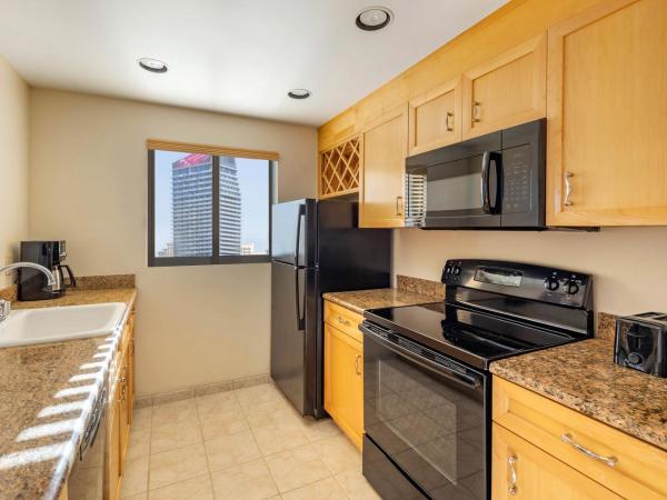 Hilton Vacation Club Polo Towers Las Vegas : photo 2 de la chambre suite 1 chambre lit king-size deluxe avec baignoire adaptée aux personnes à mobilité réduite