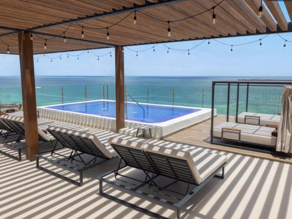 Royalton Splash Riviera Cancun, An Autograph Collection All-Inclusive Resort : photo 10 de la chambre suite sky chairman de luxe 2 chambres face à l'océan diamond club