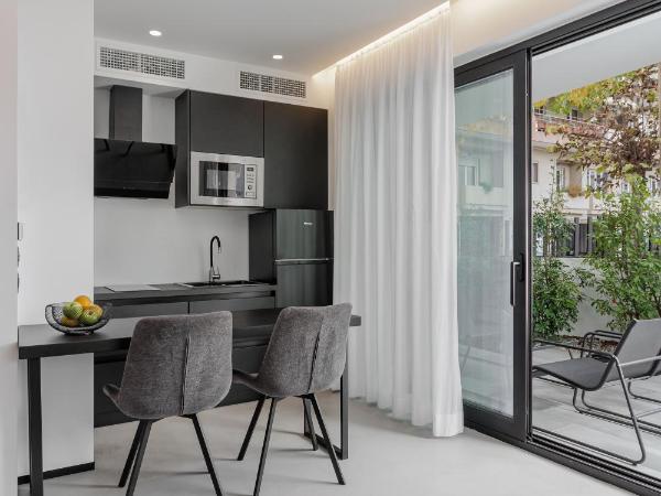 No Stars - Luxury Hotel Apartments : photo 4 de la chambre appartement deluxe avec terrasse privée