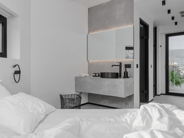 No Stars - Luxury Hotel Apartments : photo 6 de la chambre penthouse maisonette with panoramic mountain & partial lake view