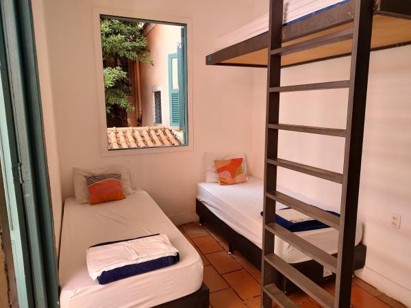 Hospedaria Rio : photo 3 de la chambre chambre double ou lits jumeaux avec balcon