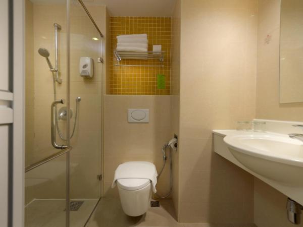 Cititel Express Kota Kinabalu : photo 5 de la chambre chambre lits jumeaux standard - sans fenêtre