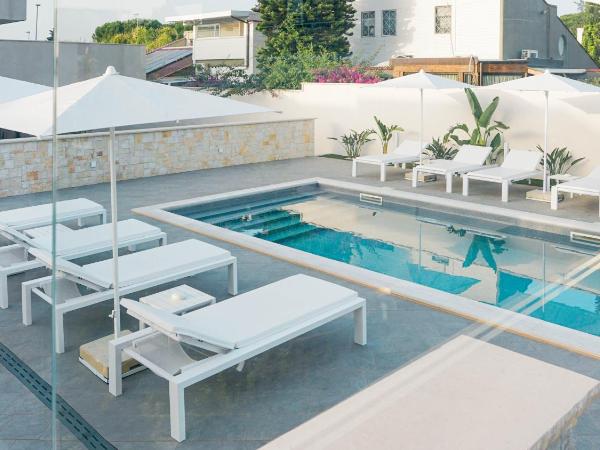 Dimora Giulia : photo 1 de la chambre chambre double - vue sur piscine