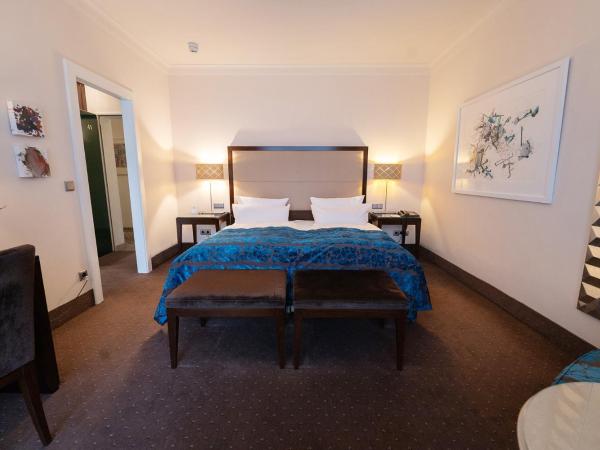 Bernstein Hotel Villa Kastania : photo 2 de la chambre chambre double de luxe avec balcon ou terrasse