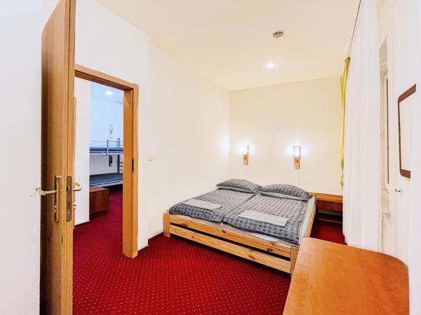 Fry House : photo 2 de la chambre chambre familiale avec salle de bains privative