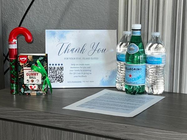 Island Suites Hobby Airport : photo 2 de la chambre suite lit king-size avec jacuzzi