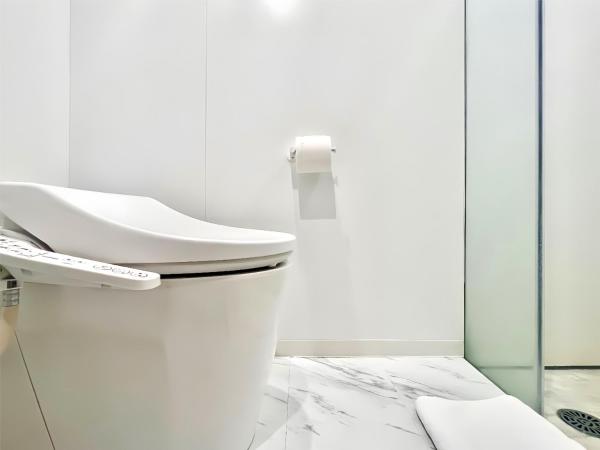 东京上野超级中心 设计师房间Yeoa 上野公园3分钟 车站1分钟 超级繁华 免费wifi 戴森吹风 : photo 9 de la chambre appartement supérieur