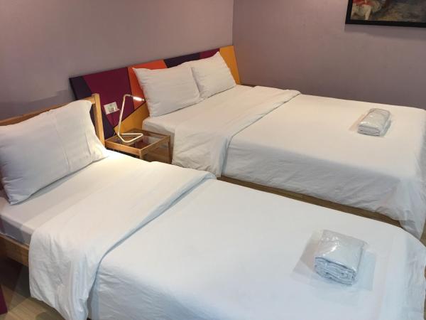 Room@Vipa : photo 6 de la chambre chambre triple avec salle de bains privative