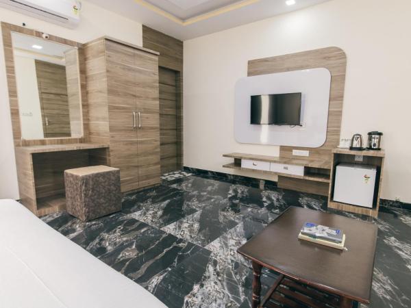 Serenity Hill Resort & Spa - Best resort in Udaipur : photo 4 de la chambre chambre double - vue sur montagne