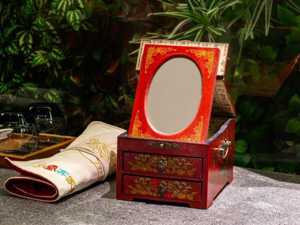 Shenzhen OCT Gankeng Ancient Town Phoenix Hakka Hotel : photo 4 de la chambre chambre lit queen-size deluxe