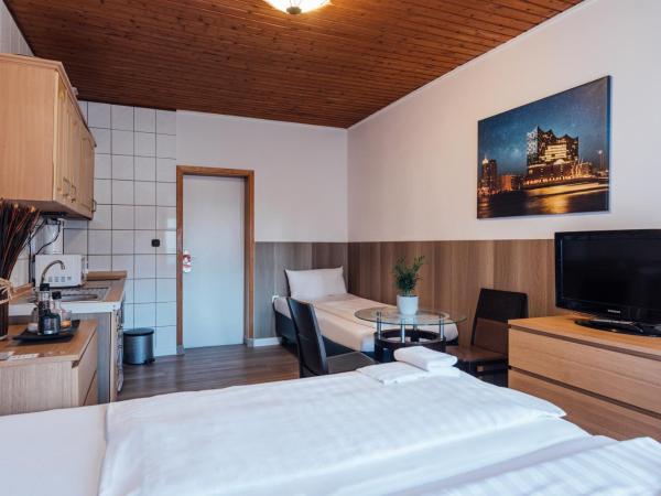 Hotel Hanseat Hamburg : photo 2 de la chambre chambre familiale