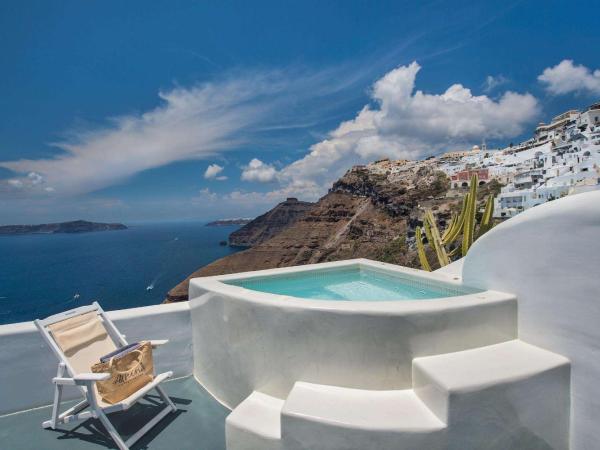 Athina Luxury Suites : photo 6 de la chambre suite lune de miel avec jacuzzi extérieur - vue sur caldeira