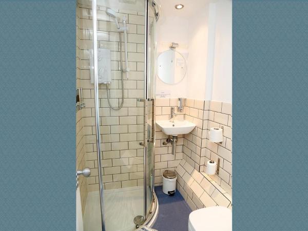 Churchill Brighton : photo 1 de la chambre chambre double avec salle de bains privative