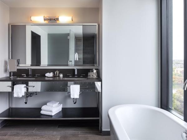 Hotel Van Zandt : photo 1 de la chambre chambre lit king-size - vue sur lac