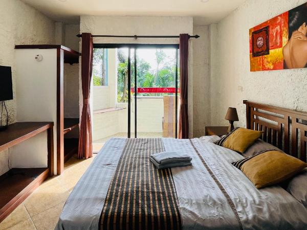 Sojourn 7 bedroom #villa #Full Moon#haadrin : photo 1 de la chambre chambre quadruple Économique avec salle de bains commune