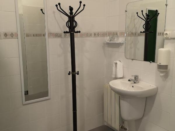 Hostel de las Facultades : photo 5 de la chambre chambre double avec salle de bains privative