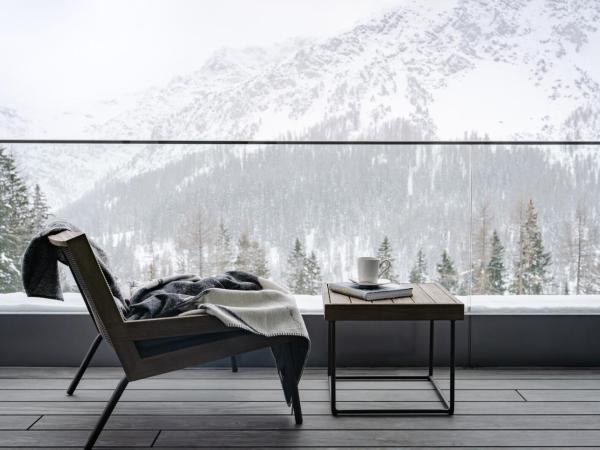 Tschuggen Grand Hotel - The Leading Hotels of the World : photo 8 de la chambre suite two-bedroom mountain loft