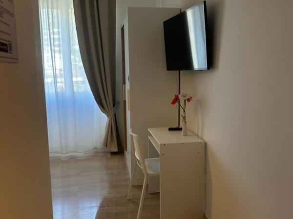Panoramic Rooms Salerno Affittacamere : photo 6 de la chambre chambre double