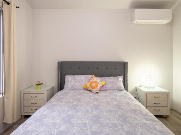 West Swan B&B : photo 8 de la chambre chambre double avec salle de bains privative