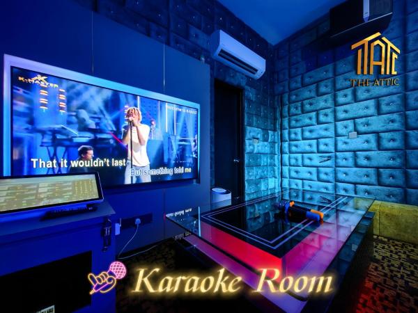 Attic Home Melaka Silverscape Residence & Jonker : photo 5 de la chambre seaview luxury penthouse - private karaoke room i pool table i ps5 i mahjong