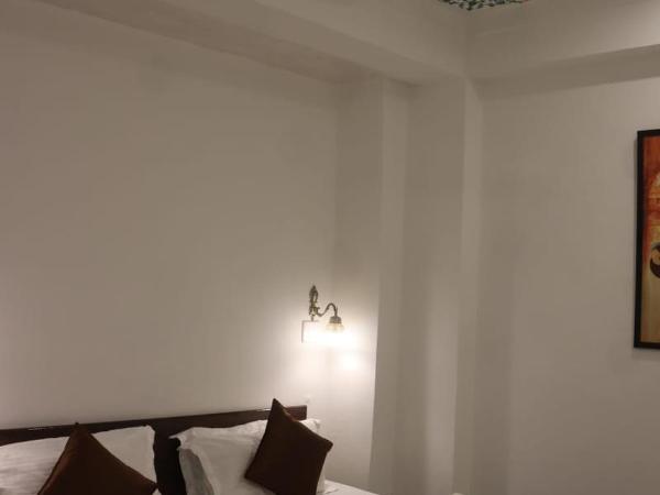 Hotel Shiv Palace : photo 3 de la chambre chambre double deluxe