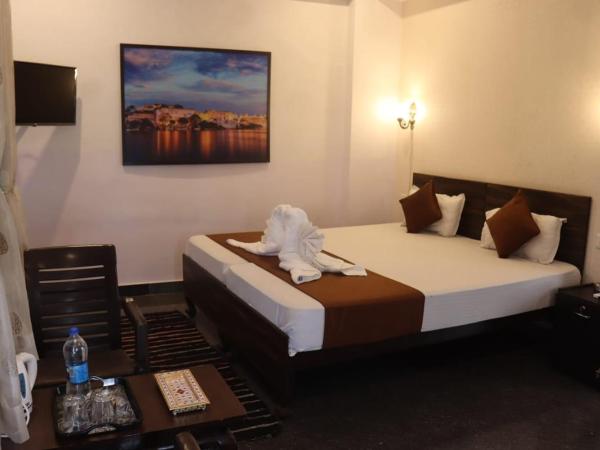 Hotel Shiv Palace : photo 10 de la chambre chambre double deluxe avec balcon