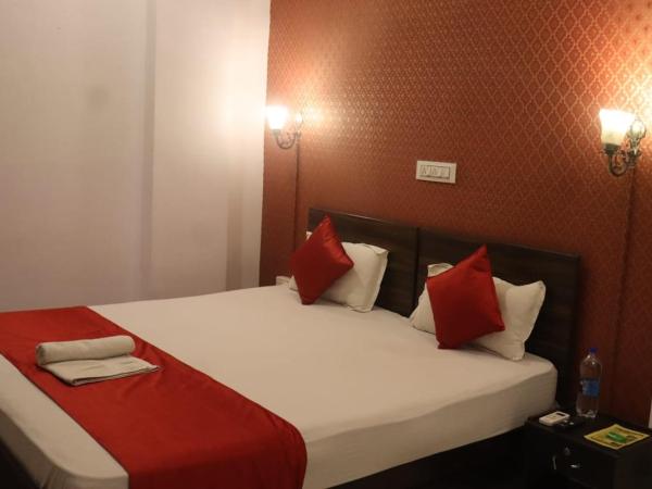 Hotel Shiv Palace : photo 8 de la chambre chambre double deluxe avec balcon