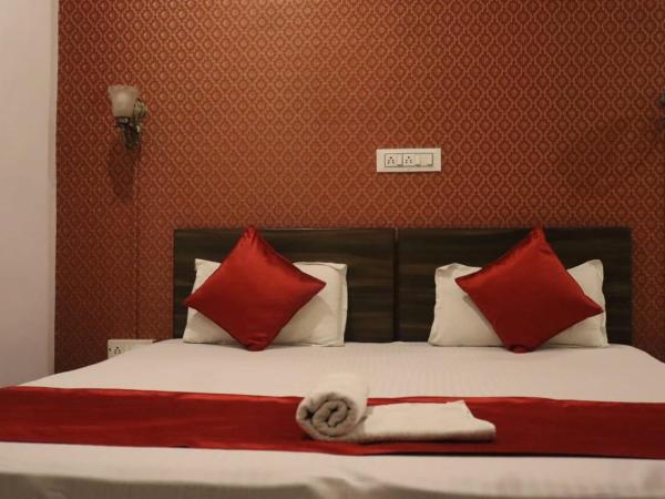 Hotel Shiv Palace : photo 7 de la chambre chambre double deluxe avec balcon