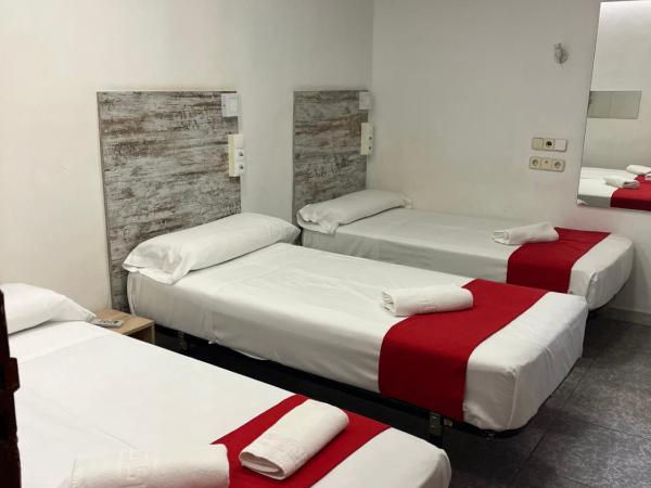 Hostal Las Vegas : photo 1 de la chambre chambre triple