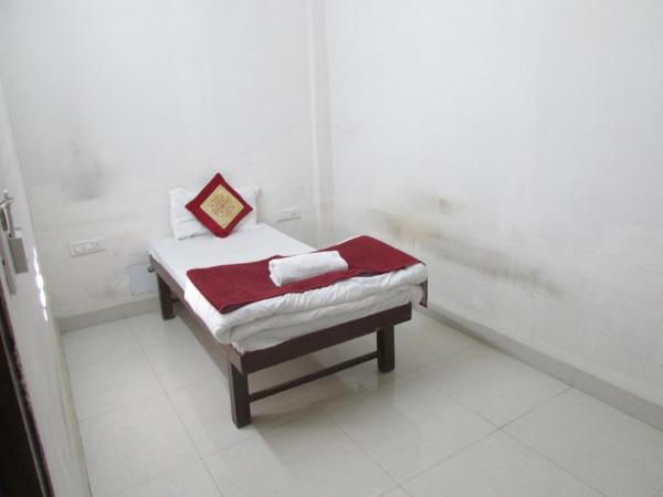 Ashish Guest House, Goverdhan Vilas : photo 3 de la chambre chambre simple Économique