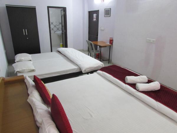 Ashish Guest House, Goverdhan Vilas : photo 4 de la chambre chambre familiale deluxe