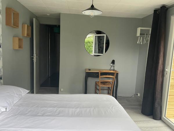 Cabane du Circuit : photo 5 de la chambre chambre simple avec salle de bains privative