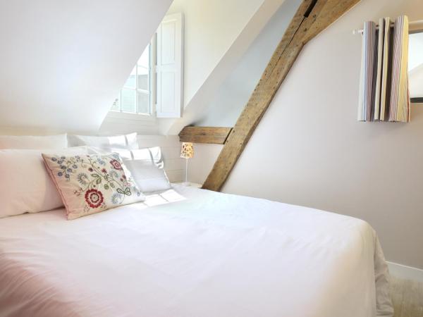 The Originals Boutique, Hôtel Le Londres, Saumur (Qualys-Hotel) : photo 3 de la chambre appartement (4 adultes)