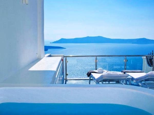 Asteras Villas : photo 5 de la chambre suite la luna avec jacuzzi - vue sur caldera