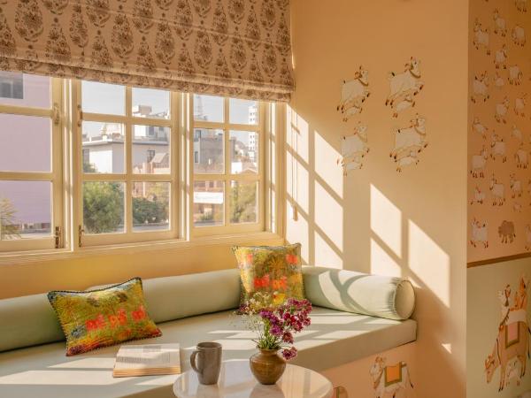 Laalee : photo 4 de la chambre chambre double avec salle de bains privative