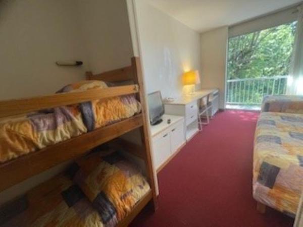 Hôtel Restaurant Pavillon Carina : photo 3 de la chambre chambre familiale (2 adultes et 2 enfants)