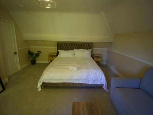 Mossley Hill Retreat : photo 2 de la chambre chambre familiale - vue sur jardin