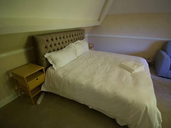 Mossley Hill Retreat : photo 8 de la chambre chambre familiale - vue sur jardin