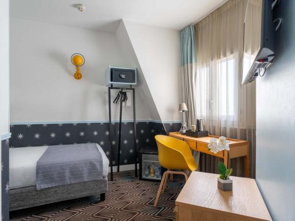 Hôtel Augustin - Astotel : photo 1 de la chambre petite chambre simple