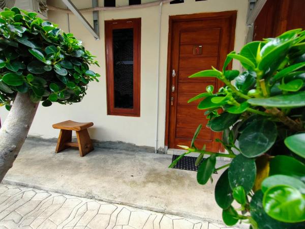 LAISSYA GUEST HOUSE YOGYAKARTA : photo 10 de la chambre chambre lit king-size standard