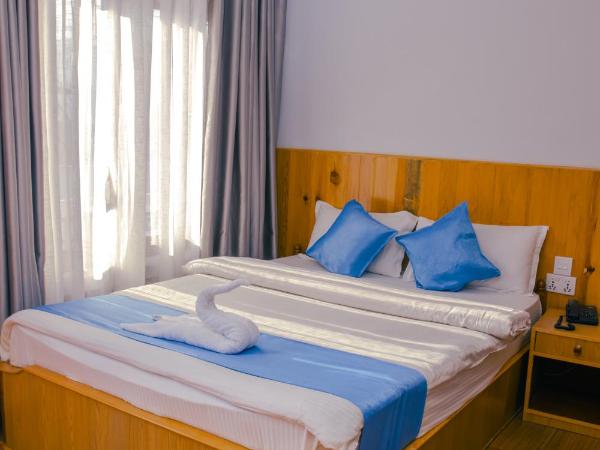 Roamers Inn - Hostel : photo 3 de la chambre chambre double supérieure