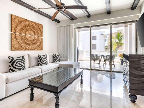 Hilton Vacation Club Cabo Azul Los Cabos : photo 3 de la chambre suite 1 chambre lit king-size ninos avec balcon - vue sur piscine