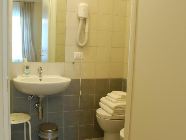 Bella Cagliari B&B : photo 5 de la chambre chambre double deluxe